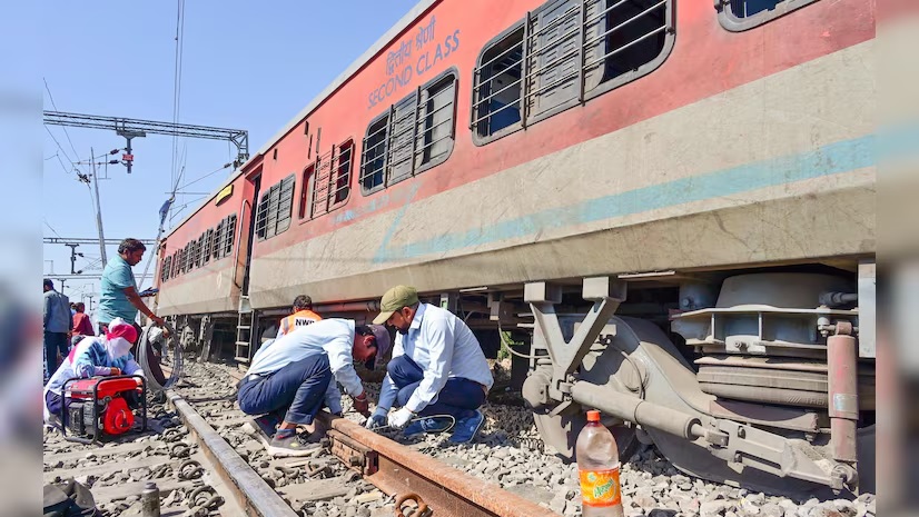 kanpur sabarmati express train accident several coaches derailed latest 1