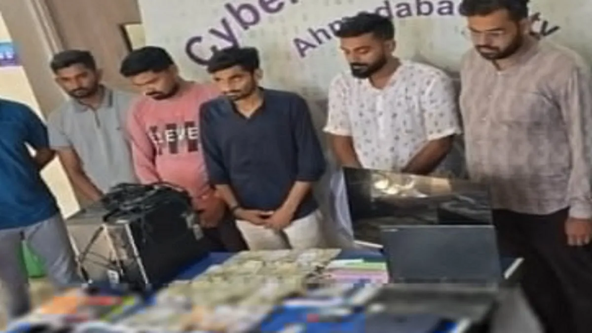 gang that duped people of rs 79 lakh by posing as trai cbi officers busted