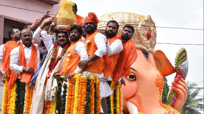 ganpati bappa laddu auction in 30 lakh bjp leader won2