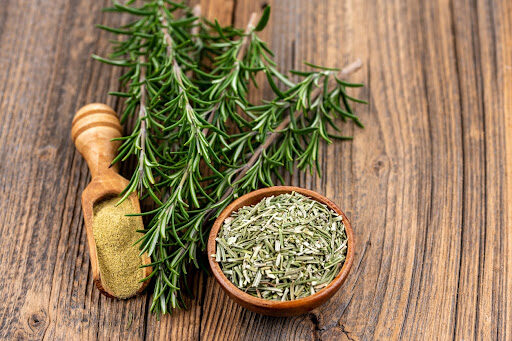 know how to make rosemary oil hair mask at home to get thick and strong shiny hair2