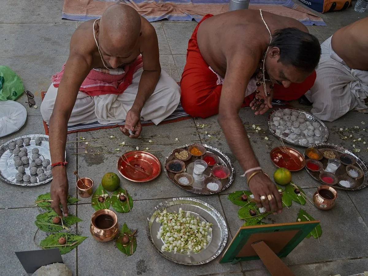 pitru paksha 2024 lunar and solar eclipse in shraddha paksha effect on ancestors pind daan2