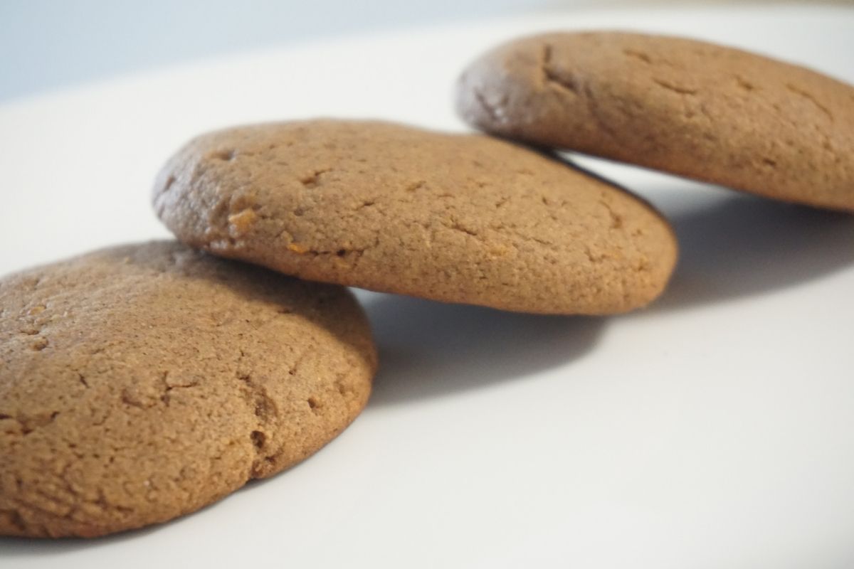 say bye to refined flour biscuits make these tasty ragi cookies at home instantly1