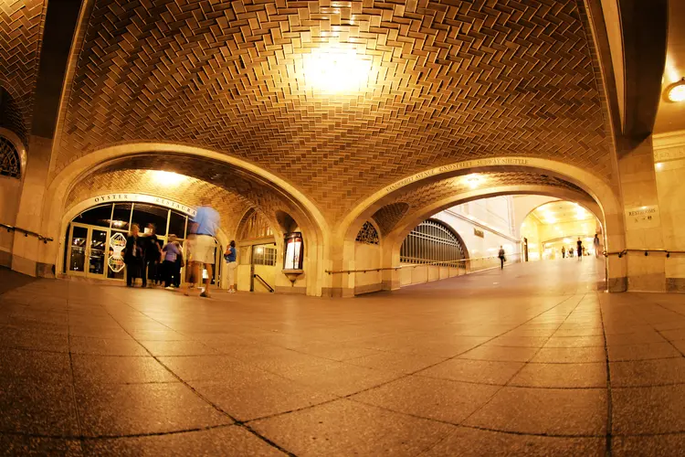 stunning whispering gallery of grand central terminal new york city is acoustic wonder2