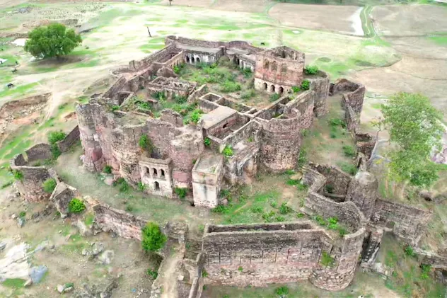 alh udal fort in chhatarpur a testament to the chandel dynasty and bundelkhand s history1