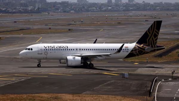 bomb threats hit which airline hardest air india vistara indigo akasa civil aviation2