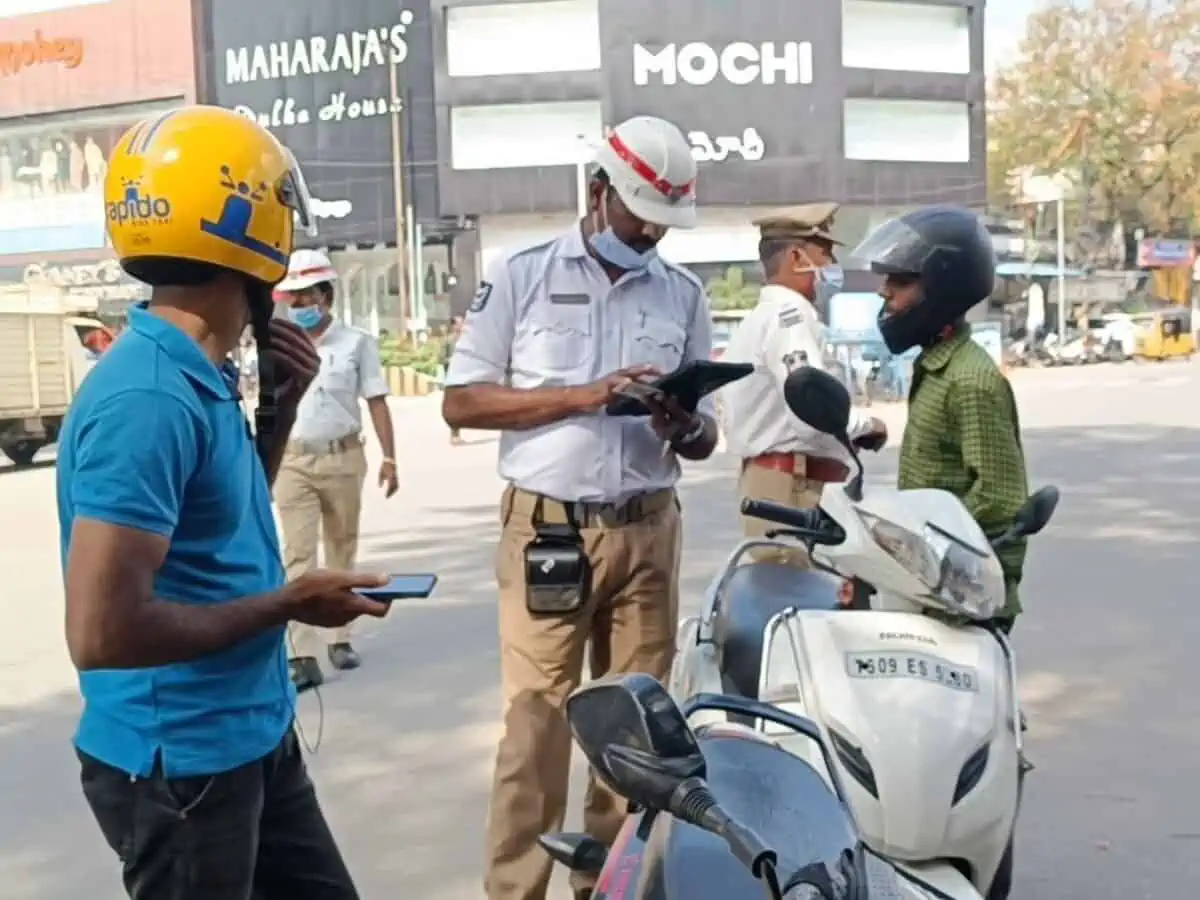 gujarat ahmedabad traffic police launch voc challan app for break traffic rules1