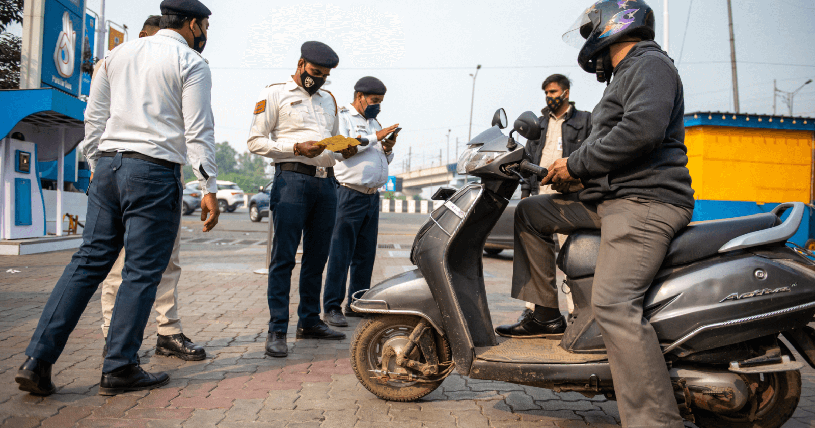 gujarat ahmedabad traffic police launch voc challan app for break traffic rules2