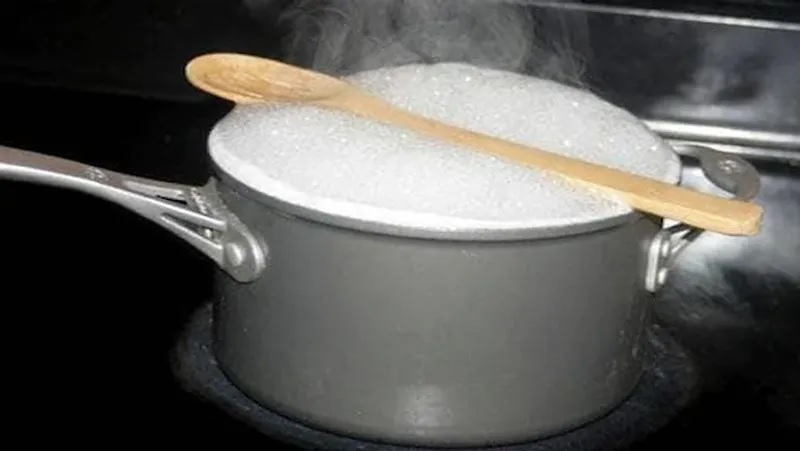 how to prevent milk from boiling1