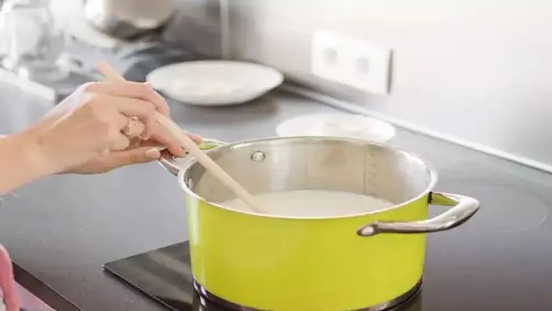 how to prevent milk from boiling2