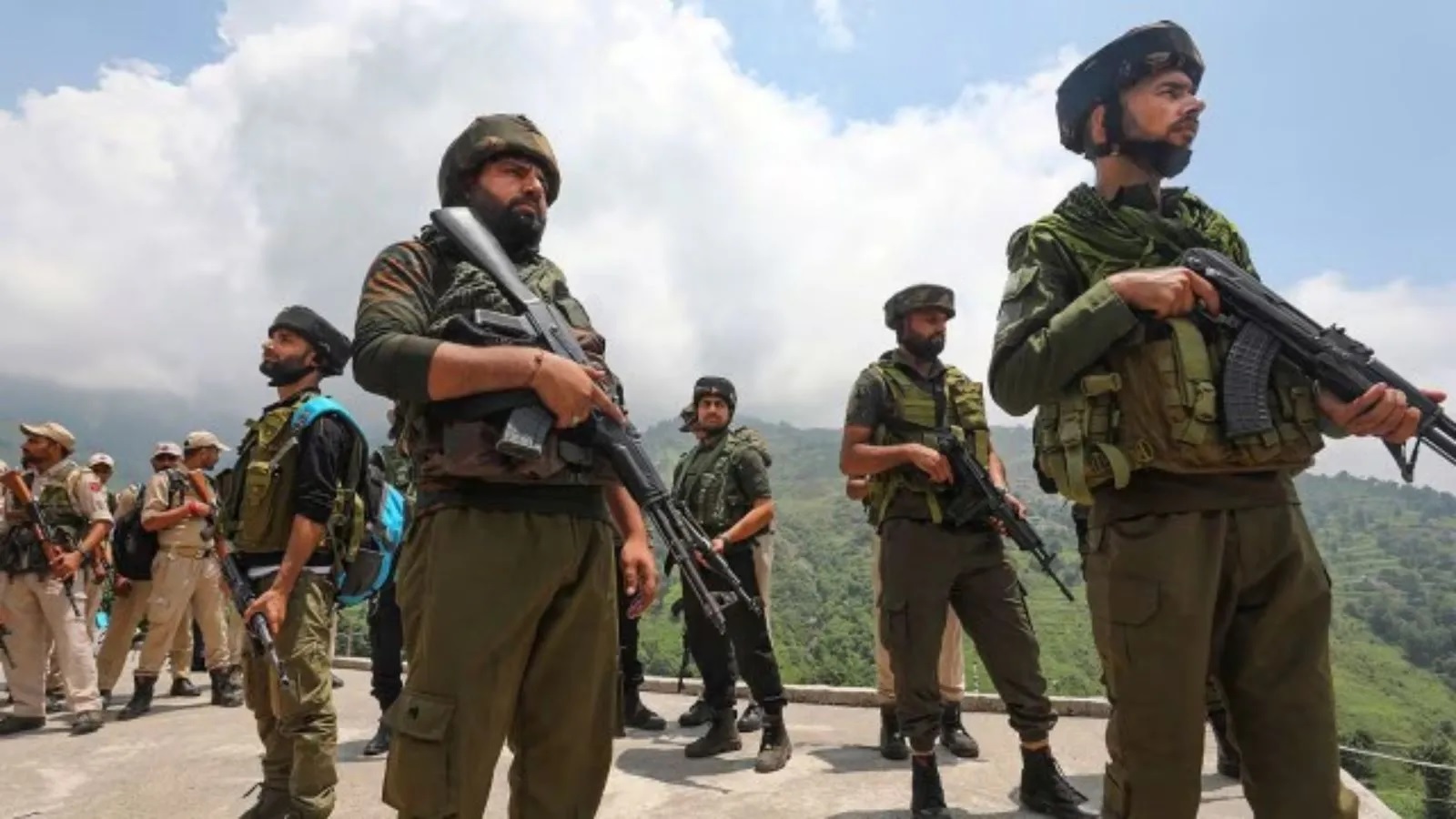 jammu kashmir punch 2 terrorist arrested police failed major attack planing1