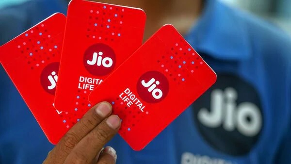 jio and airtel diwali offer get free netflix subscriptions in these prepaid recharge plans2