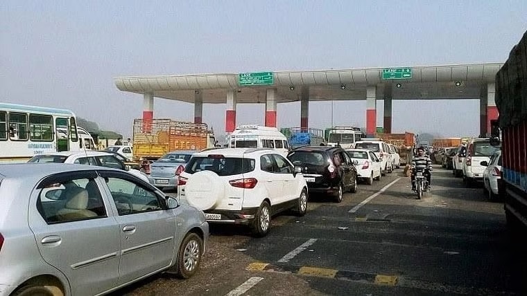 mumbai toll tax free for light weight vehicles maharashtra eknath shinde cabinet approved proposal2