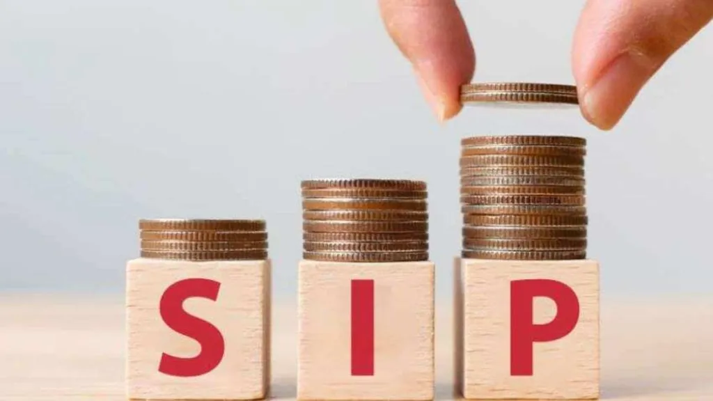 sbi lic mutual fund reduced minimum sip limit to 100 rupees