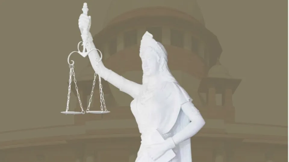 statue of justice supreme court portrayed blindfold over her eyes2