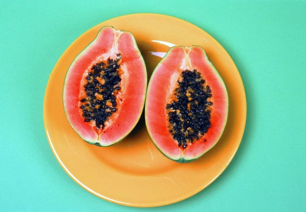 this face pack made of papaya will make the spots and blemishes on the face disappear it will give amazing glow to the face1