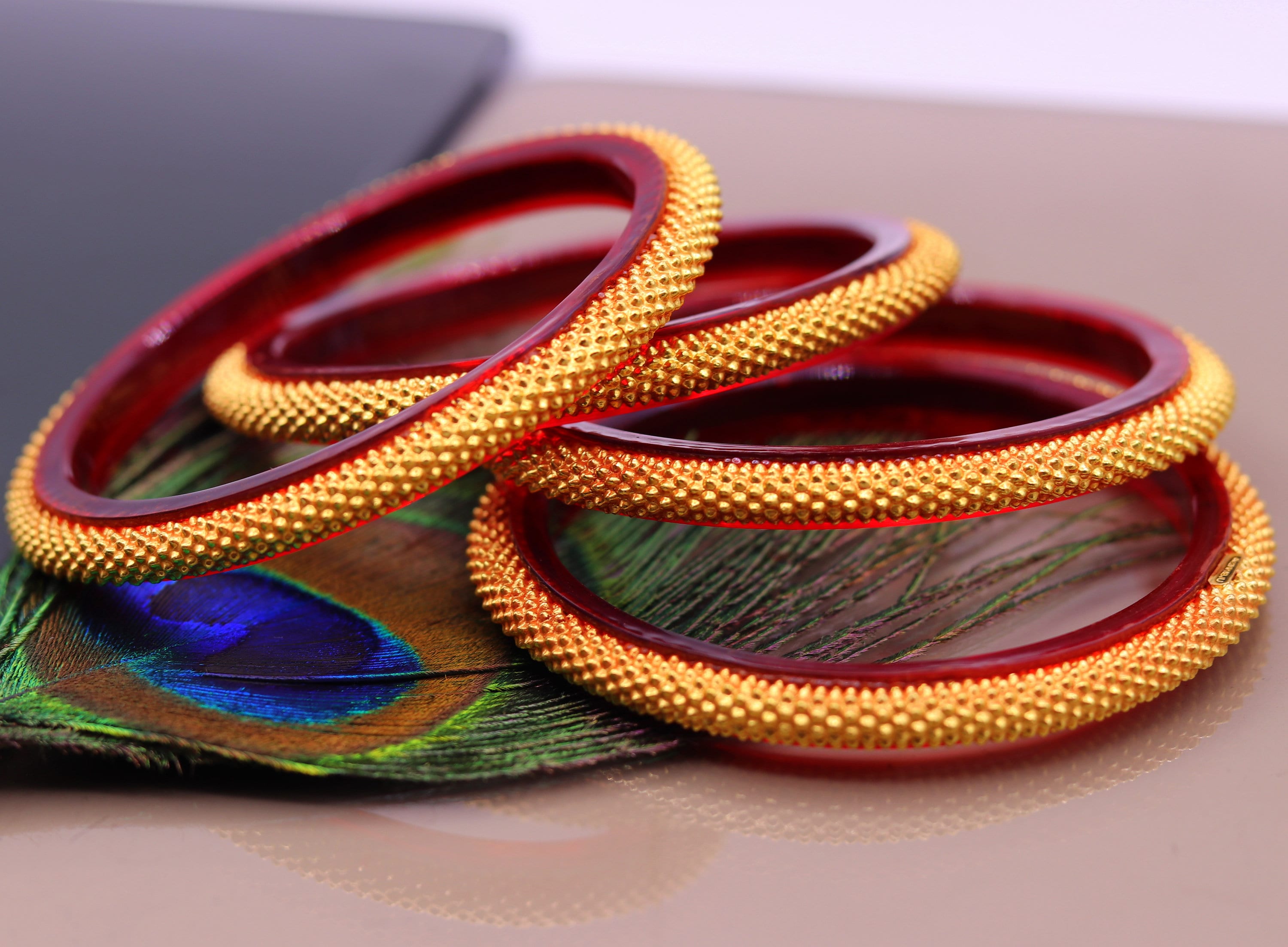 tips to wear bangles amazing tips to wear kaanch ki choodi easily to not breaking2