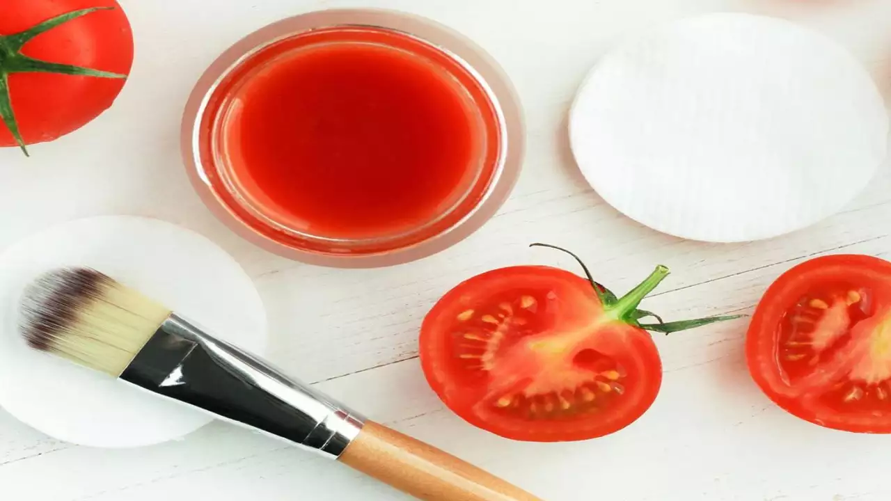 use top 5 tomato based face scrubs to reduce blemishes and enhance your face glow2