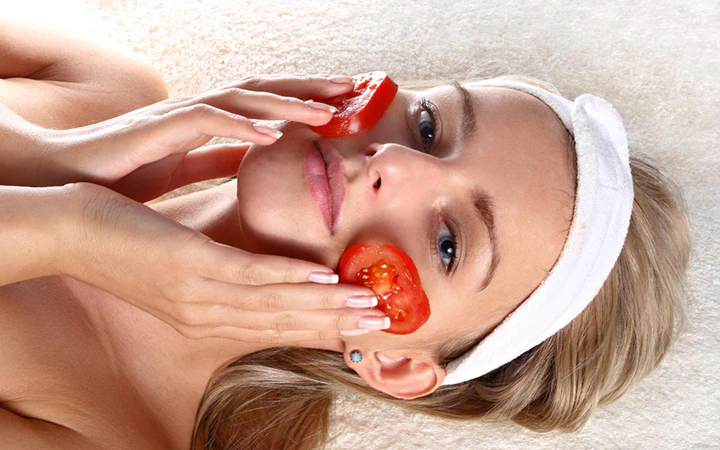 use top 5 tomato based face scrubs to reduce blemishes and enhance your face glow3