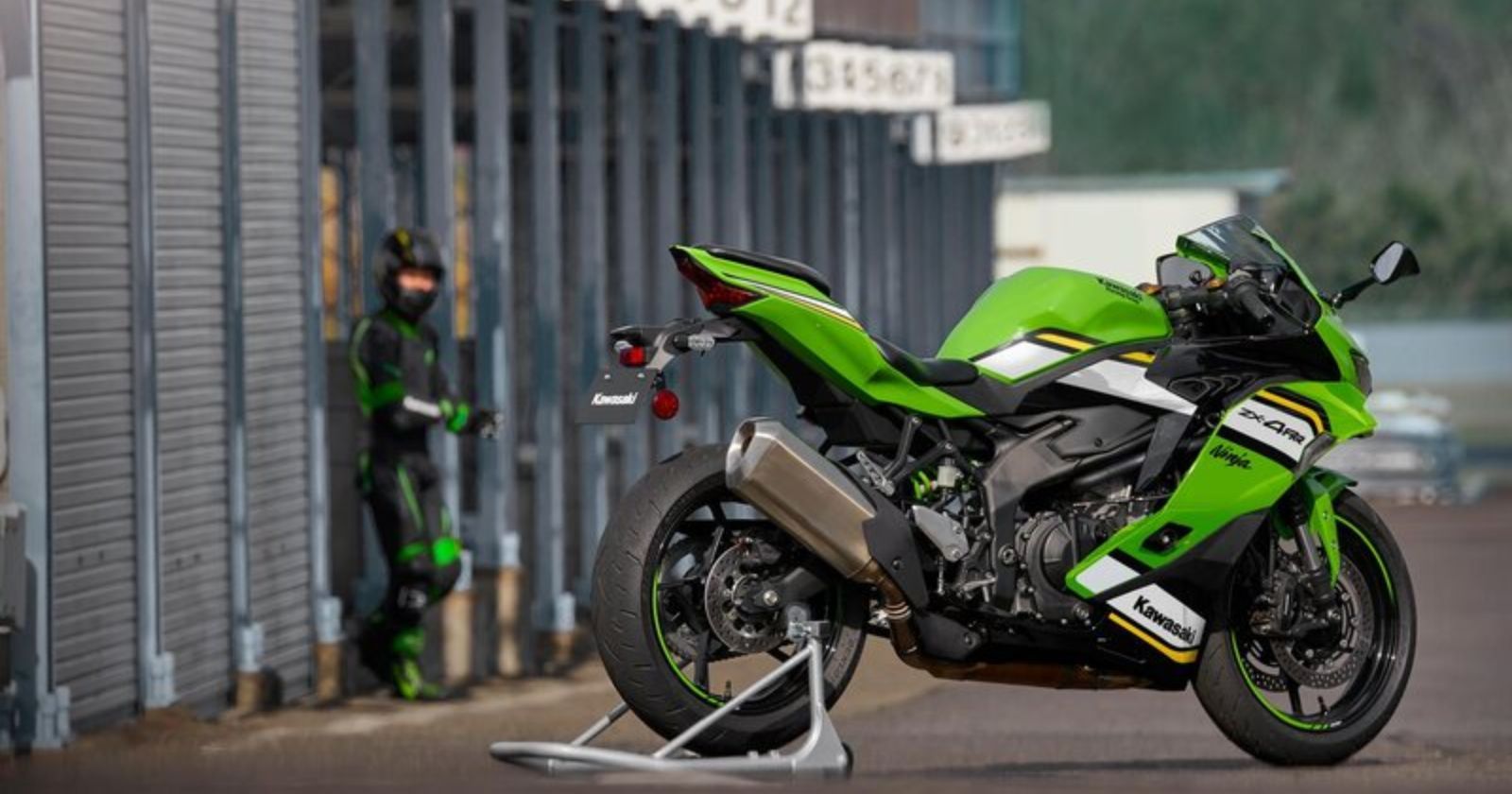 2025 kawasaki ninja zx 4rr launched in india at rs 9 42 lakh check details2