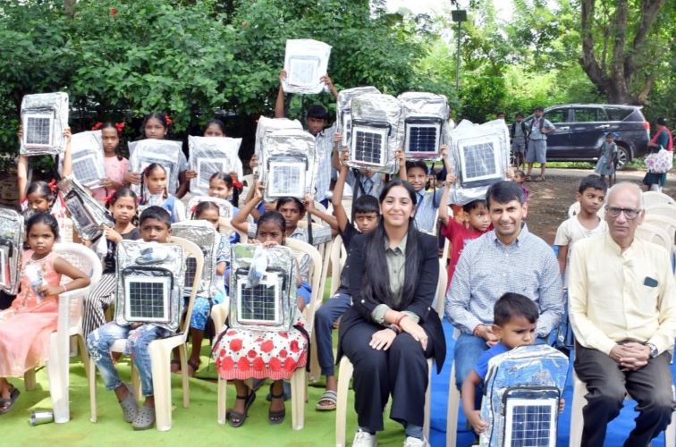 Sheetal Lodha Foundation distributes solar powered useful bags