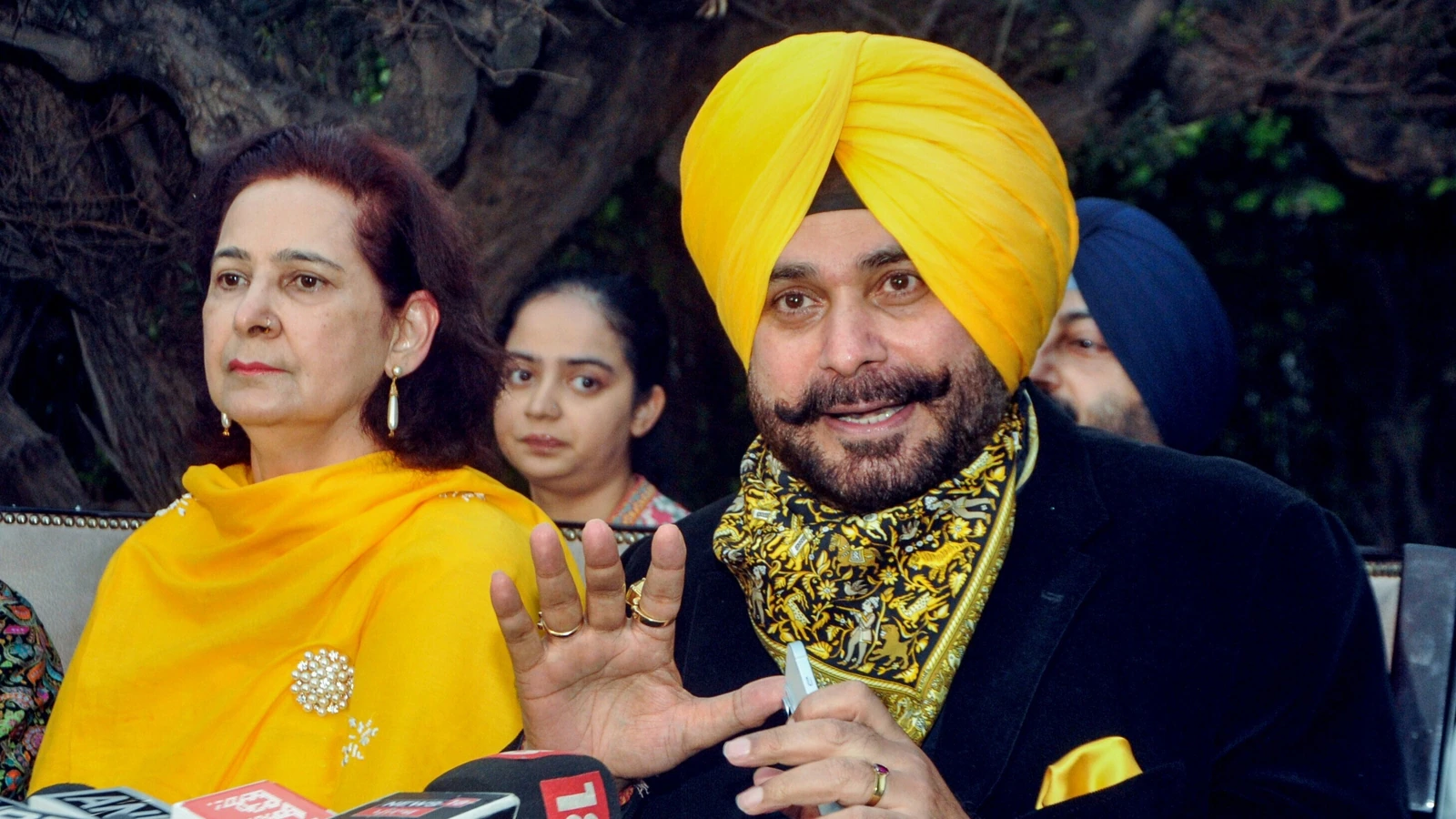 chhattisgarh civil society convener kuldeep solanki navjot singh sidhu claims to treat his wife cancer home remedies1