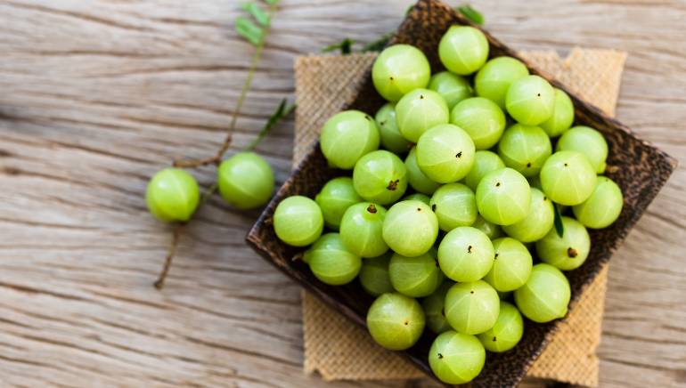 health amla ke fayde get rid of eye irritation and skin diseases by consuming in winter know benefits1