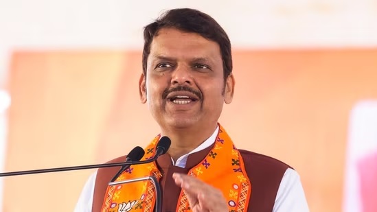 how devendra fadnavis could get power due to ajit pawar1