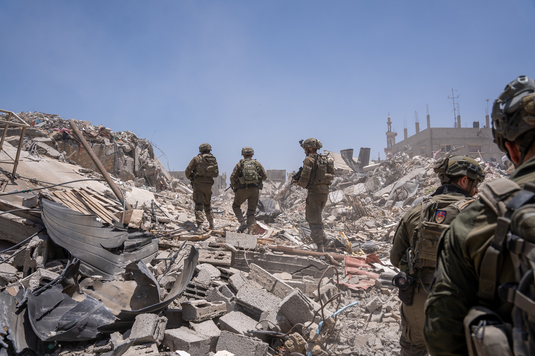 israel jewish extremists in hebron try to attack idf commander2