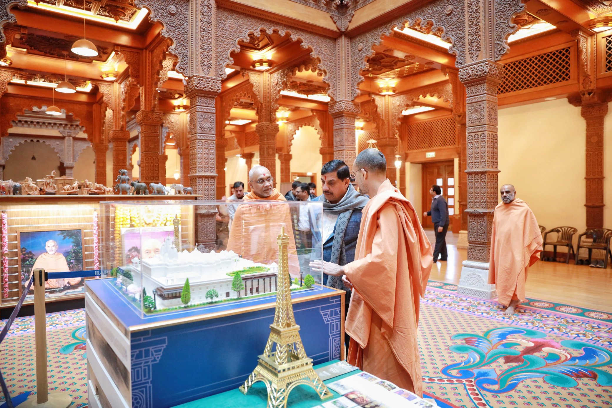 london cm mohan yadav visit shri swaminarayan temple sanatan culture3