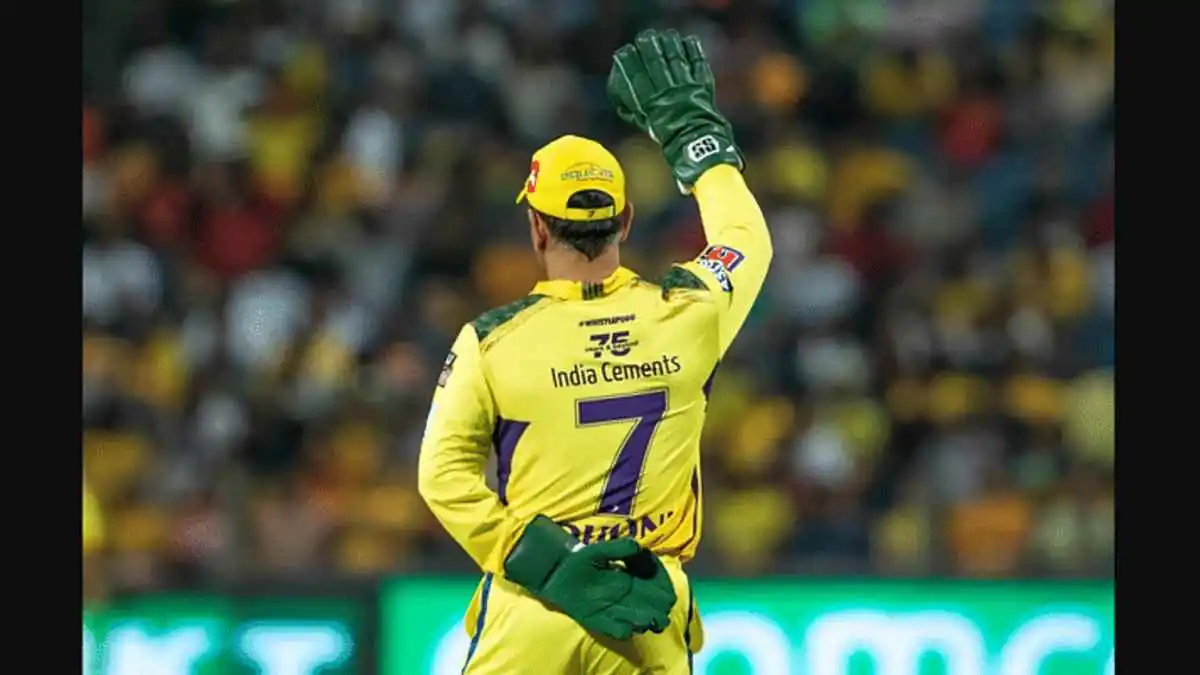 ms dhoni gets notice from jharkhand high court before ipl mega auction 20251