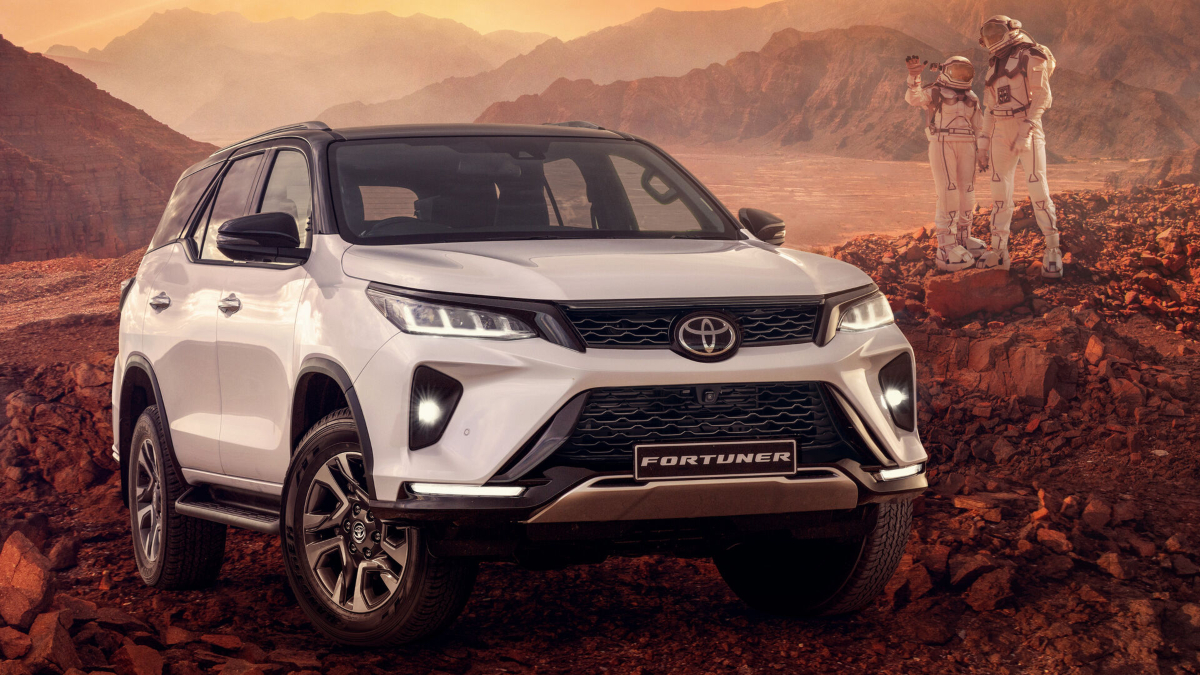 toyota fortuner best features powertrain cruise control safety features blind spot monitoring and price complete details1