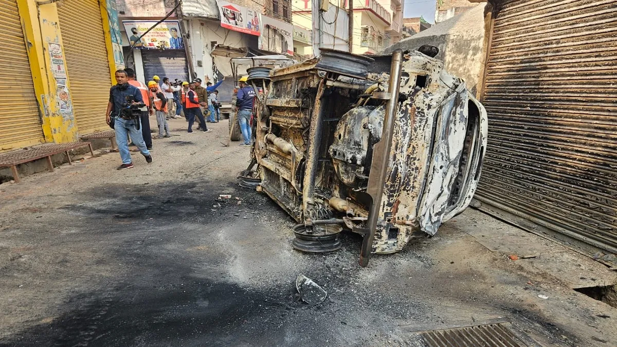 violence during jama masjid survey in sambhal stone pelting arson people death