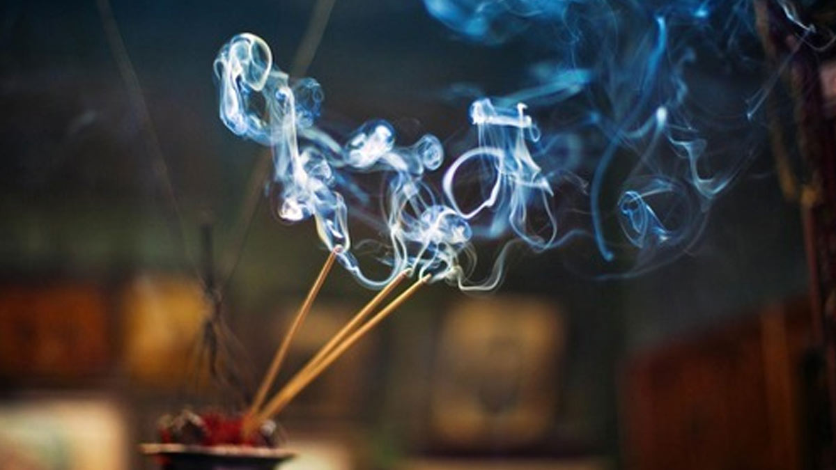 why we should not burn incense sticks aka agarbatti in home temple