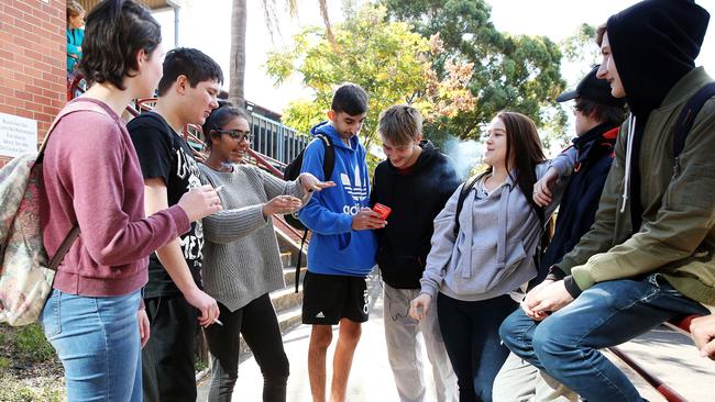 australia school allow students smoking break in school campus weird policy controversy1