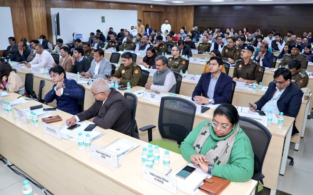 election commission held a review meeting with officials regarding delhi assembly elections2