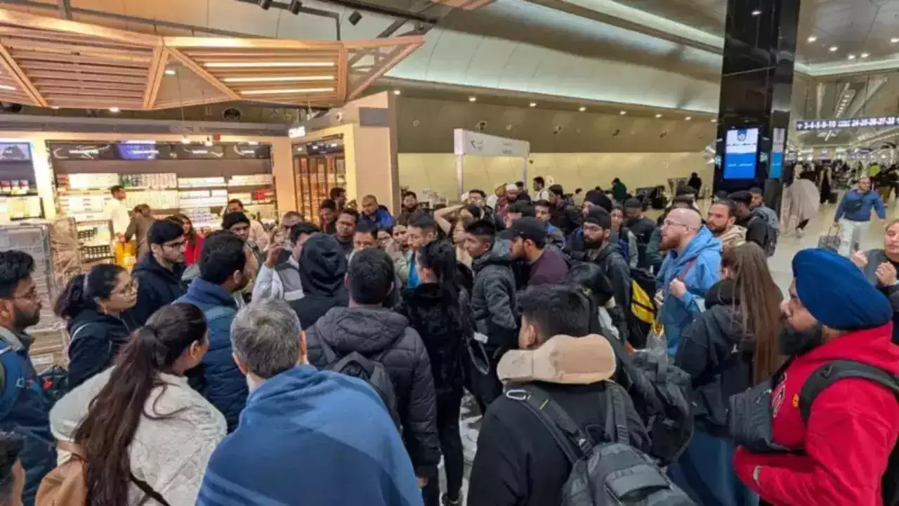 indian passengers stranded at kuwait airport for 23 hours suffering from hunger and thirst1