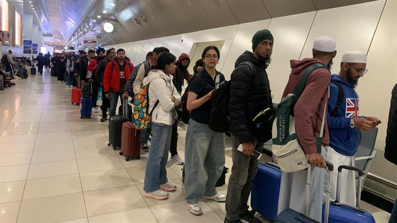 indian passengers stranded at kuwait airport for 23 hours suffering from hunger and thirst2