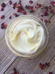 make homemade moisturizer with roses you will get glowing skin in winterHKTDYIK