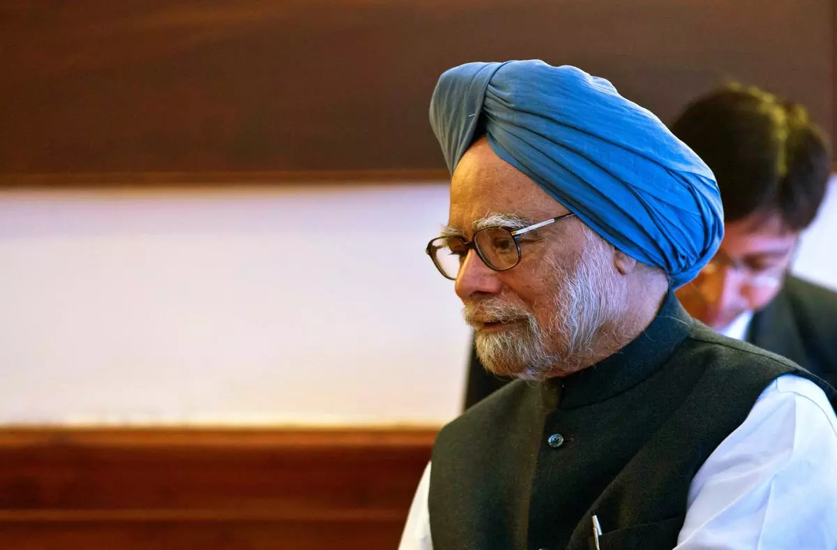 manmohan singh passes away at 92 indian economy architect know education early life and achievements biography