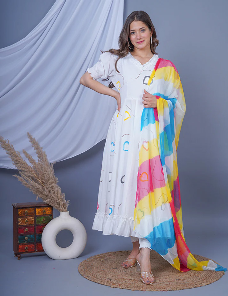 maxi dress new designs for gorgeous look on holi party1