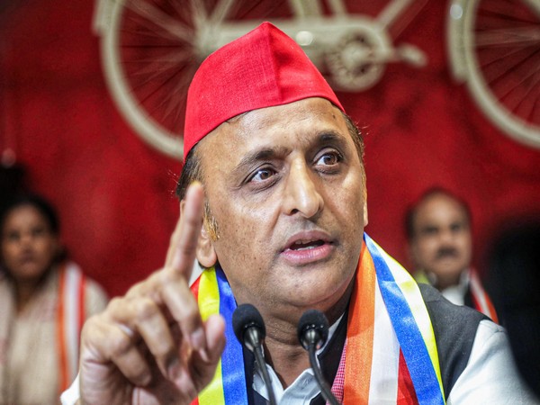 samajwadi party chief akhilesh yadav raised objections over invitation to mahakumbh annetw4