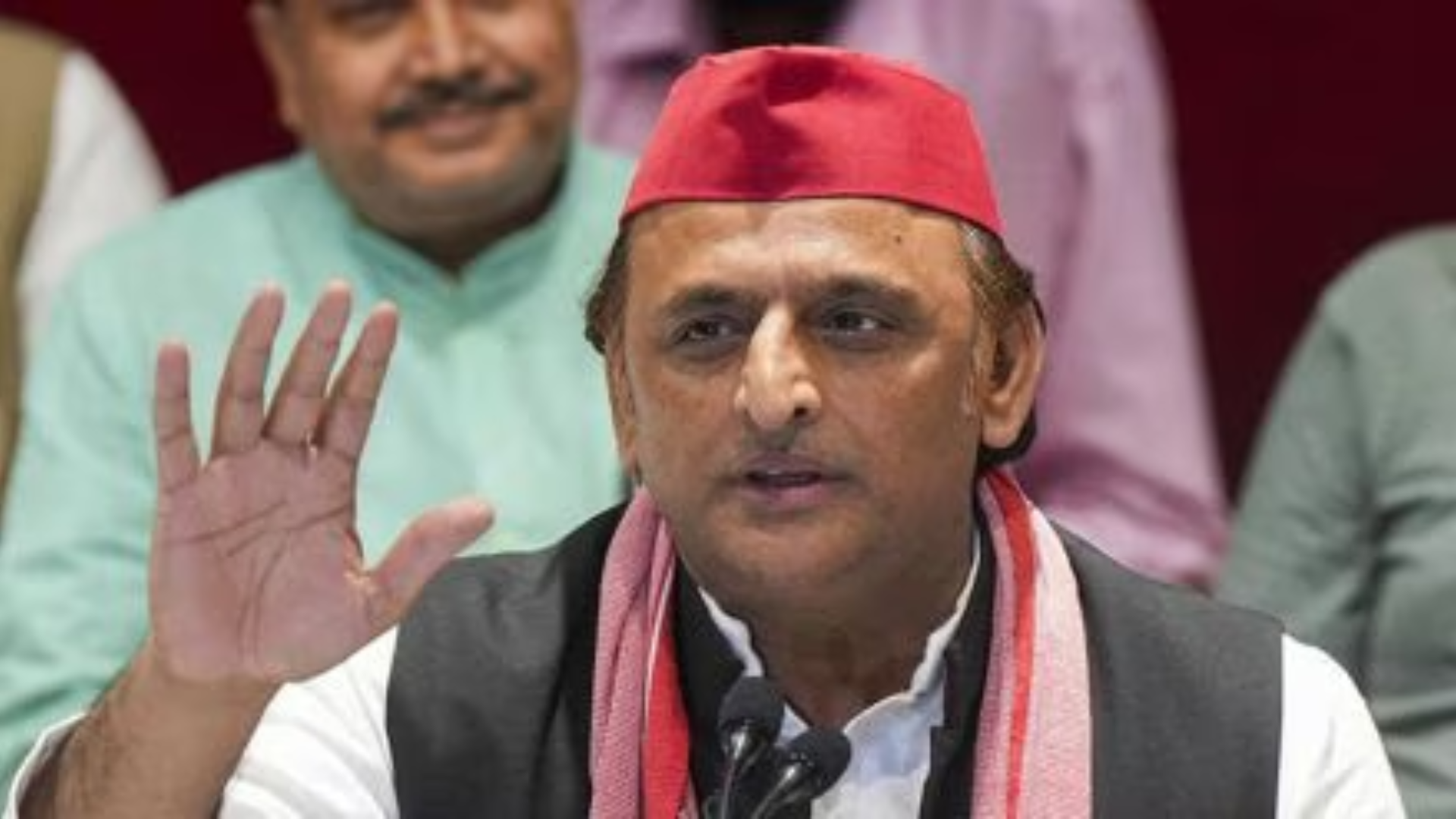 samajwadi party chief akhilesh yadav raised objections over invitation to mahakumbh annwet537