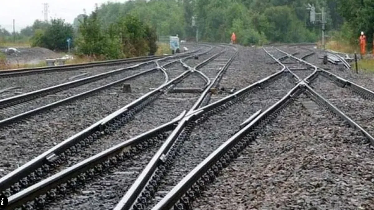 surat dadar porbandar saurashtra express derailed at kim station in gujarat railway no one injuredewr