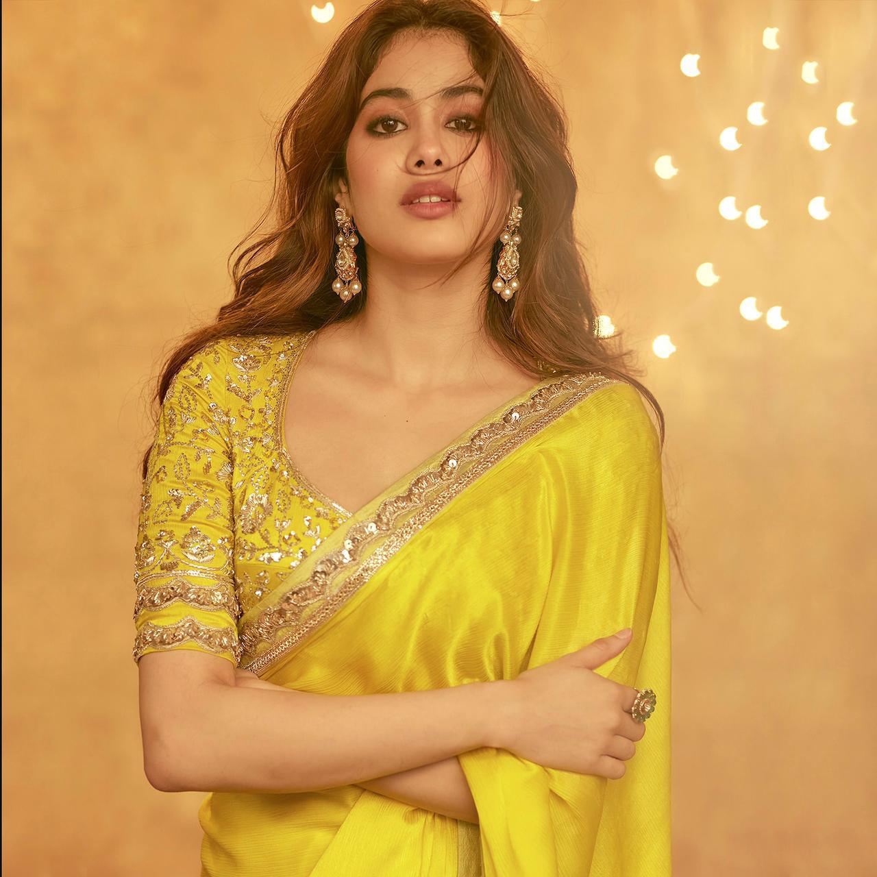 want to look glamorous like janhvi kapoor try sheer sarees1