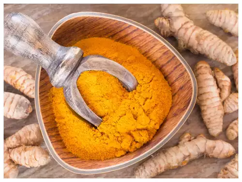 you should never put turmeric in these vegetables while cooking as it can spoil tastegweyt4