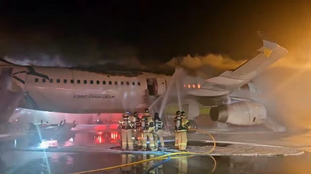 south korea second plane caught fire within month videoRYT464W36