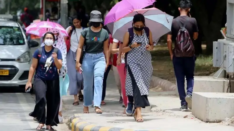 gujarat weather update on holi severe heat imd issue heatwave alert temperature above 40 degreesfewr