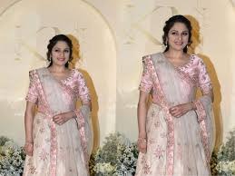 lagaan actress gracy singh and aamir khan appearance ashutosh gowarikers sons wedding