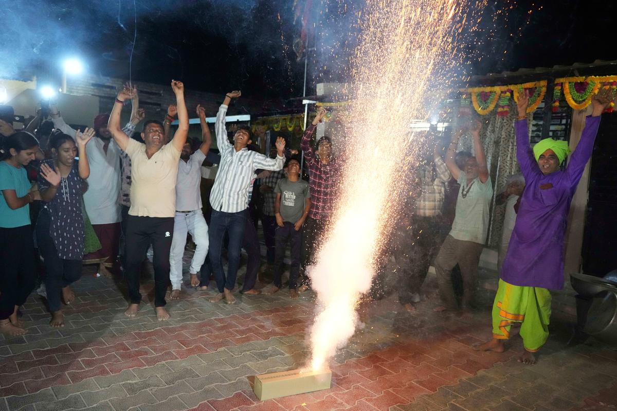 sunita williams village in gujarat people celebrates after landing1