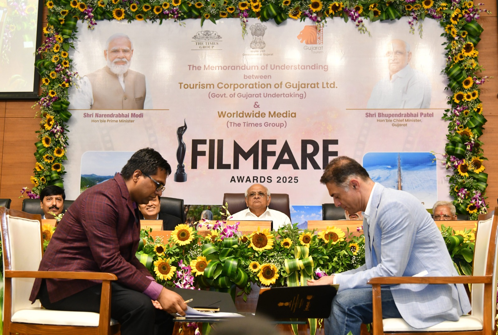 Gujarat Tourism Corporation signs MoU for 70th Filmfare Awards 2025 in presence of CM Bhupendra Patel 1